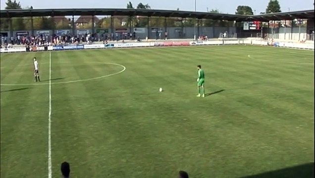 Un gardien marque un but sur coup-franc de 60 mètres