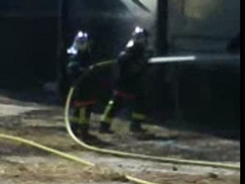 vid n°3 feu d'hangar a burbure