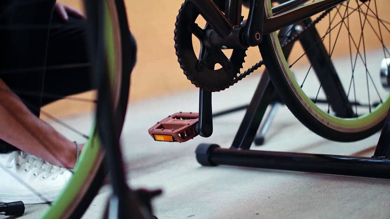 Reprise Cheap Thrills de SIA par KHS et Kina Grannis avec un vélo !