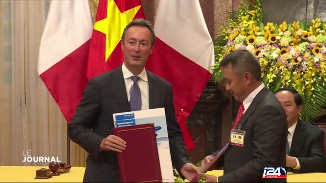 En visite à Hanoï, Hollande annonce des contrats pour Airbus au Vietnam