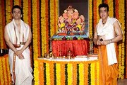 Tusshar Kapoor & Jeetendra Celebrate Ganesh Chaturthi at Home