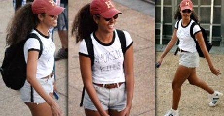 Sigarayla Yakalanan Obama'nın Kızından Mesajlı Tişört: Sigara İçmek Öldürür