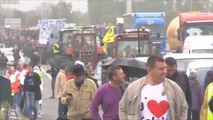 مظاهرات احتجاجية لسكان مدينة كاليه الفرنسية