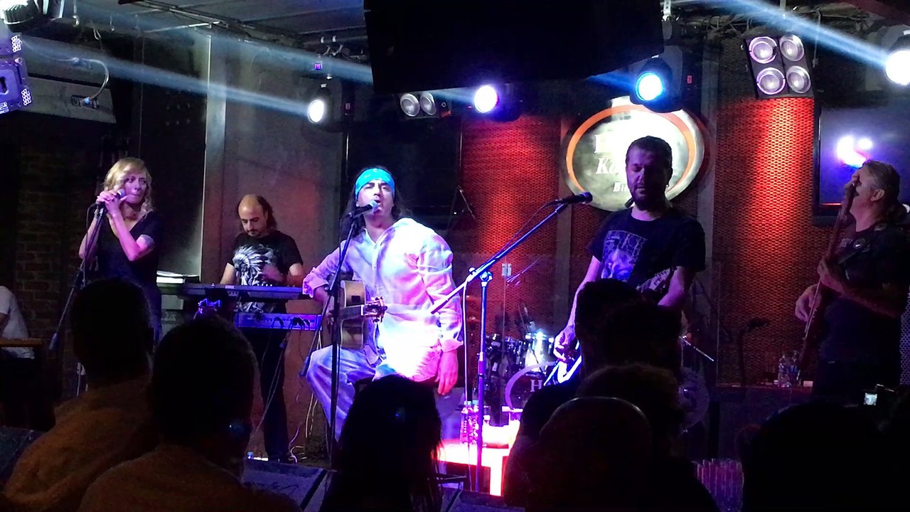 Çelik - Öyle bir geçer zaman ki (Canlı Performans)