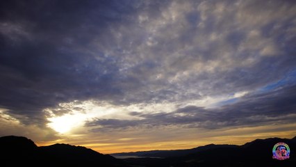 Descargar video: Timelapse du coucher de soleil du 16 Aout 2016 sur le golfe du valinco depuis Sartene en Corse