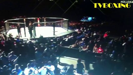 Holloway knocked out Oliveira when they first fought at UFC Fight Night 74