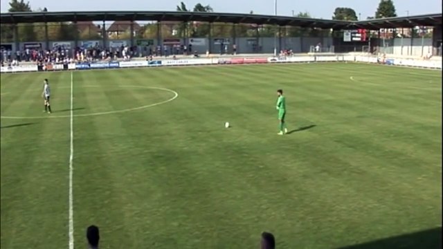 Un gardien marque de 60 mètres sur coup-franc !