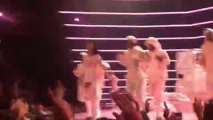 Rihanna - Whats My Name (Live From The 2016 MTV VMAs)