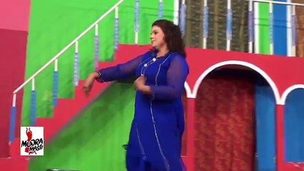 PYAR DE MENU - KIRAN BUTT 2016 MUJRA - PAKISTANI MUJRA DANCE