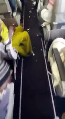 Un avion de la compagnie Saudi Arabian Airlines dans un état dégueulasse