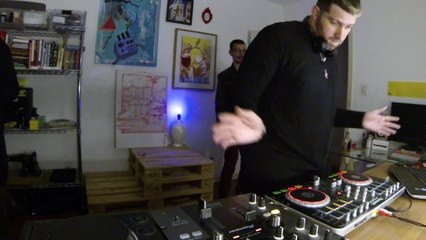 Pininga DJ Set - quarto|fresta