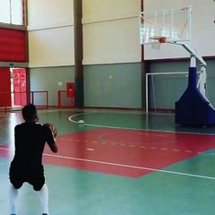 Rafinha Alcantara se prend pour Stephen Curry... ou pas !