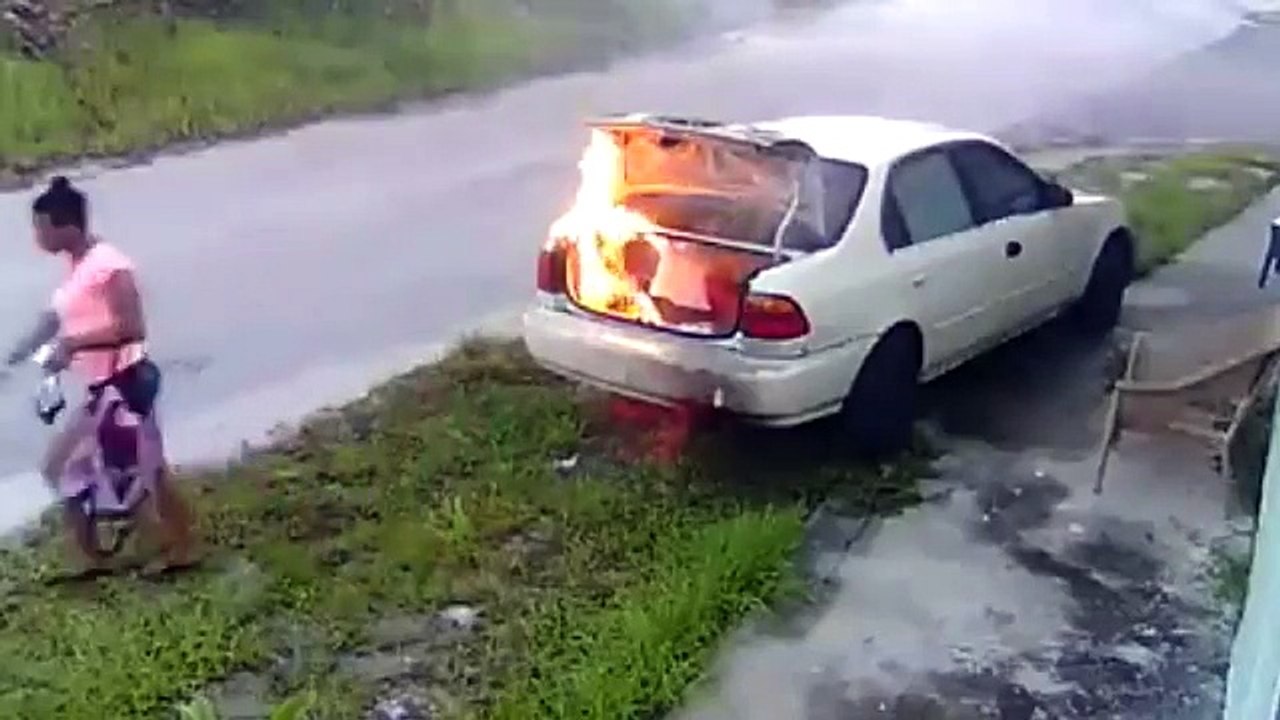 Esto fue lo que pasó cuando una mujer intentó incendiar el carro de su ex
