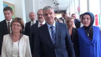 Tekrar) Başbakan Yardımcısı Kaynak, Tika'nın Budapeşte Ofisini Ziyaret Etti