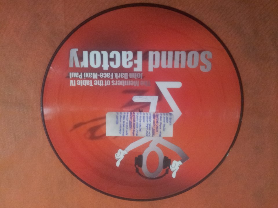 SOUND FACTORY PRESENTA. JOHN DARK FACE & MAXI PAUL.(MAXI PAUL.(FUNK.(KLUBB'ED MIX.)(12''.)(2002.)