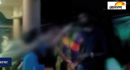 छेड़छाड़ करने वाले को MLA ने अपनी मौजूदगी में लड़की से पिटवाया
