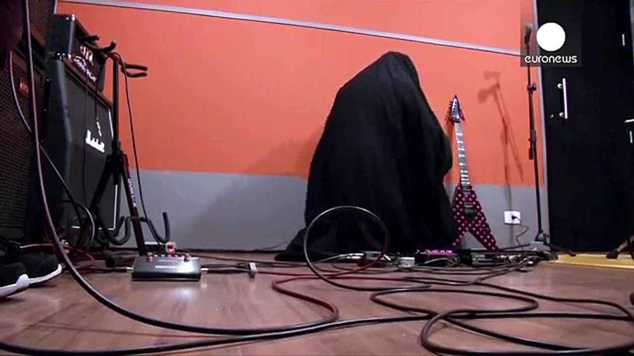 Burqa-wearing rock guitarist aims to break barriers, Brazil
