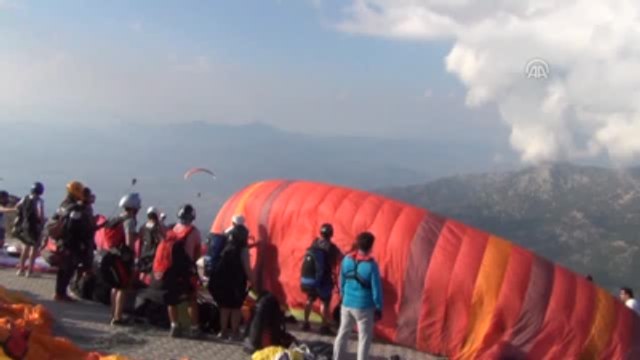 Bayramda Uçmak İsteyenlerin Adresi: Babadağ