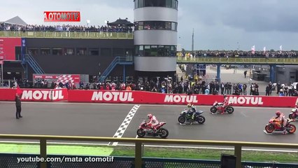 Download Video: Motogp Assen 2016,Race,Rain,Restart race,Crash Bad Day For Valentino Rossi