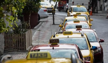 Taksiciler zamlı tarifeye geçiş için kuyruk oluşturdu