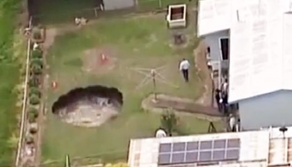 Giant Sinkhole Looks Makes It Look Like The World Is Ending