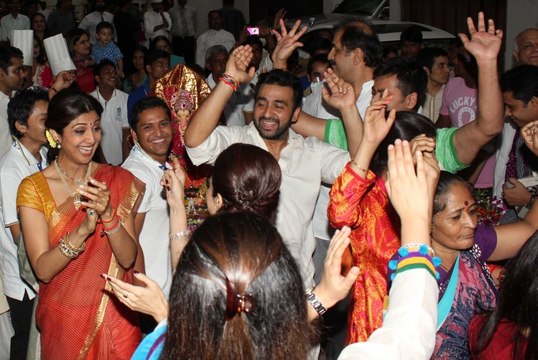 Shilpa Shetty and Raj Kundra Ganpati Visarjan