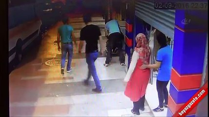 Engelli vatandaş sokak ortasında böyle darp edildi