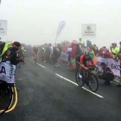 Bradley Wiggins imite Chris Froome