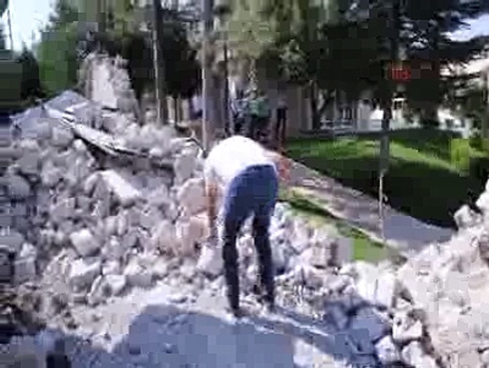 Koza İpek Holding'e ait arsada mehterli yıkım