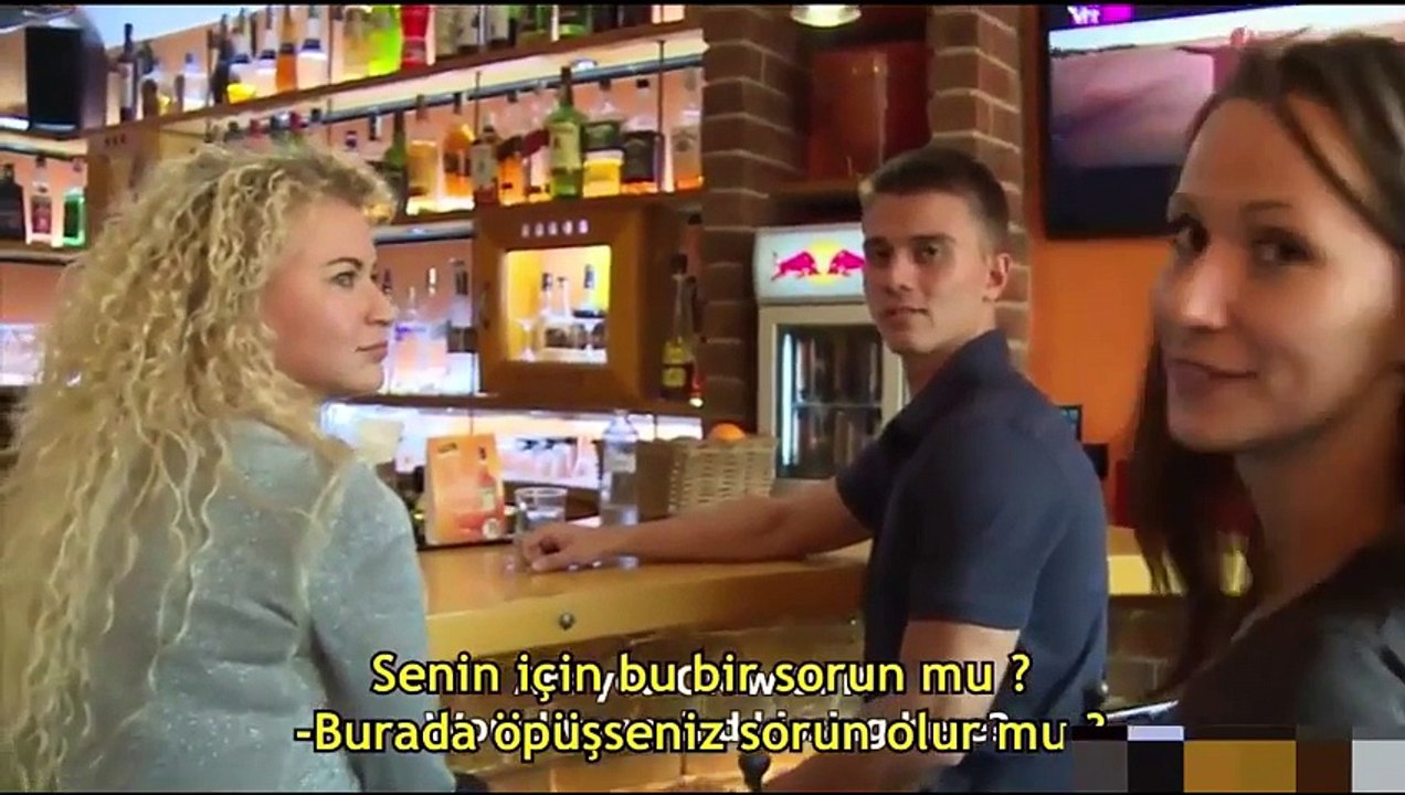 Evli Çiftlere Sokakta Cinsel İlişki Teklif Etmek (Türkçe Altyazılı) -  Dailymotion Video