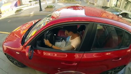 Motociclista Ensina Lição A Pessoas Que Atiram Lixo Para O Chão!