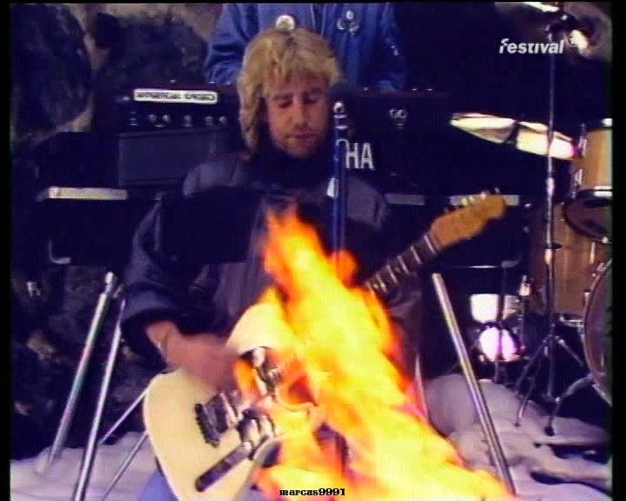 Status Quo - Going Down Town Tonight (Bananas)