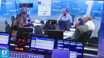 Impôt à la source : une réforme "pas professionnelle" selon Roux de Bézieux