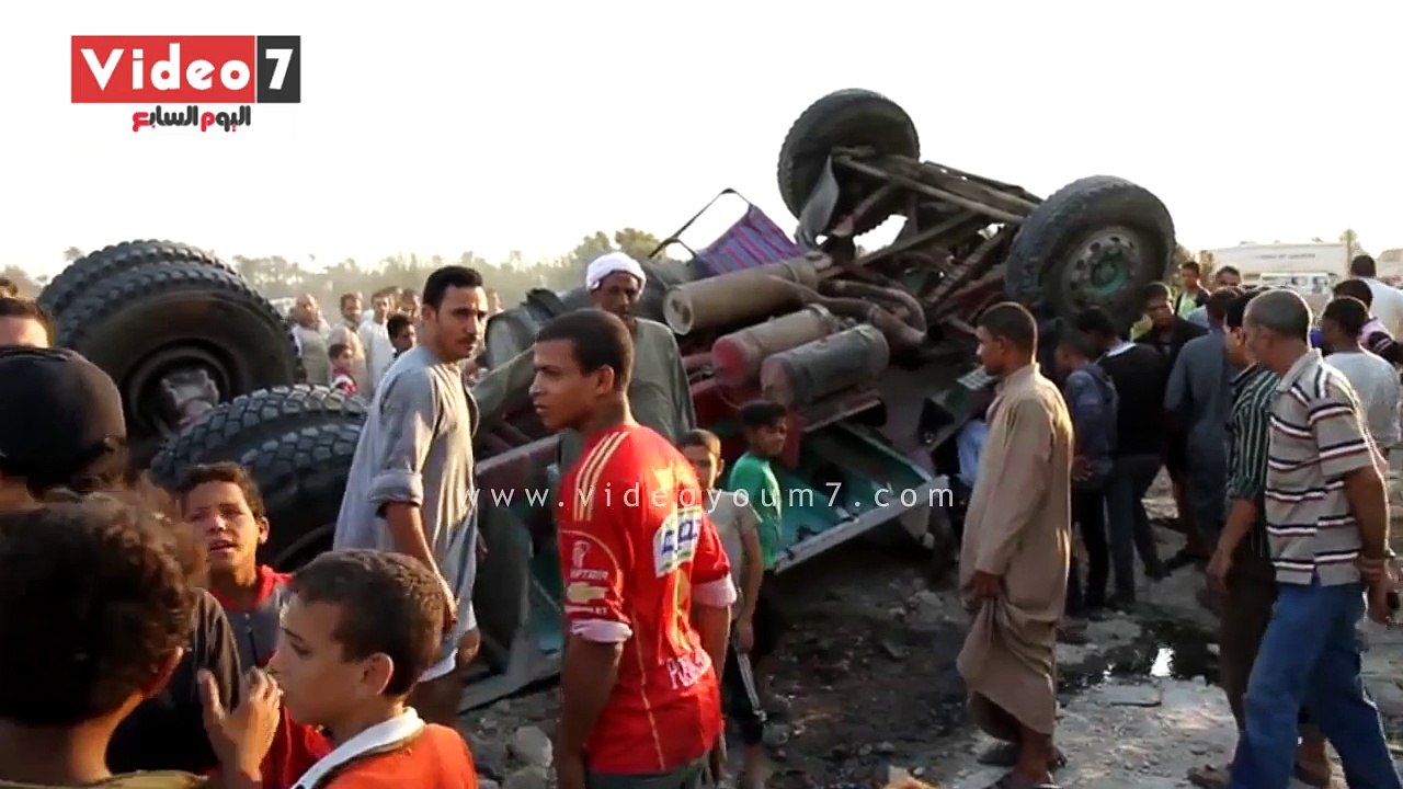 سائق حاول مشاهدة حادث قطار العياط من على الكوبرى فانقلبت سيارته ولقى مصرعه