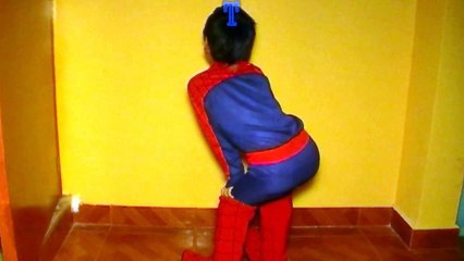 Spiderman mueve el toto - El hombre araña