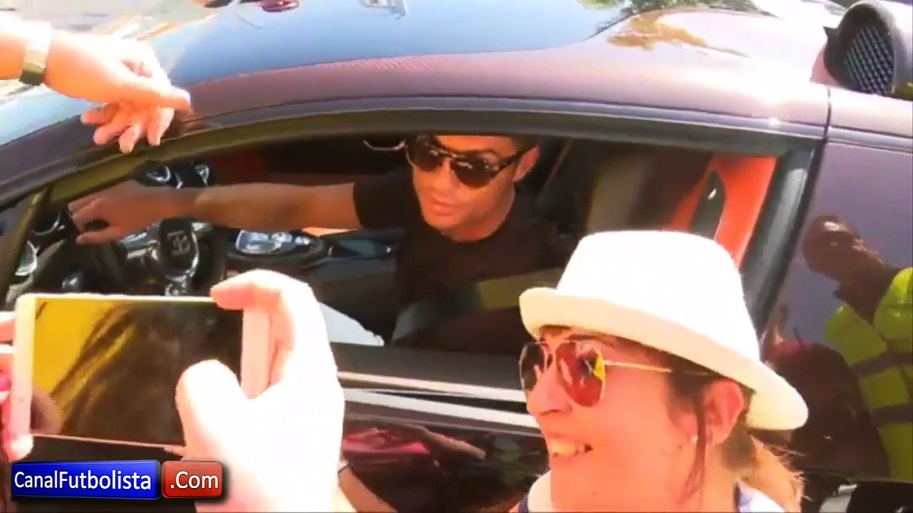 ronaldo with fans