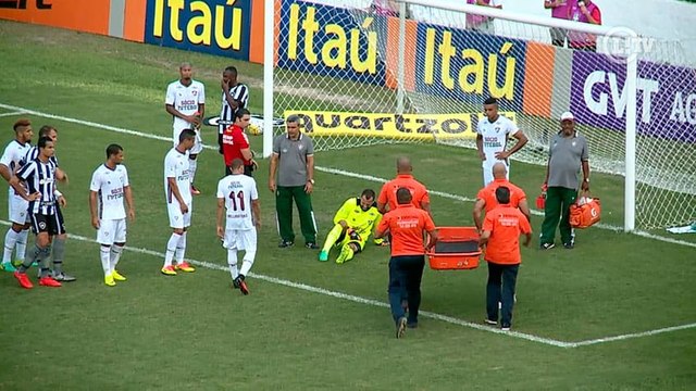 Relembre lesão de Cavalieri contra o Botafogo