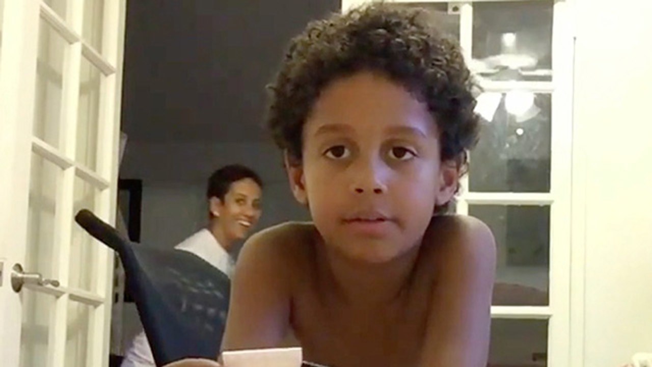 Snooping Mom Hilariously Interrupts Poor Son Filming Tutorial