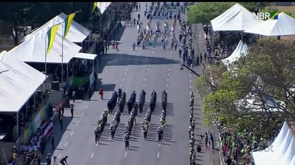 Desfile de 7 de Setembro é marcado por vaias e aplausos ao governo Temer