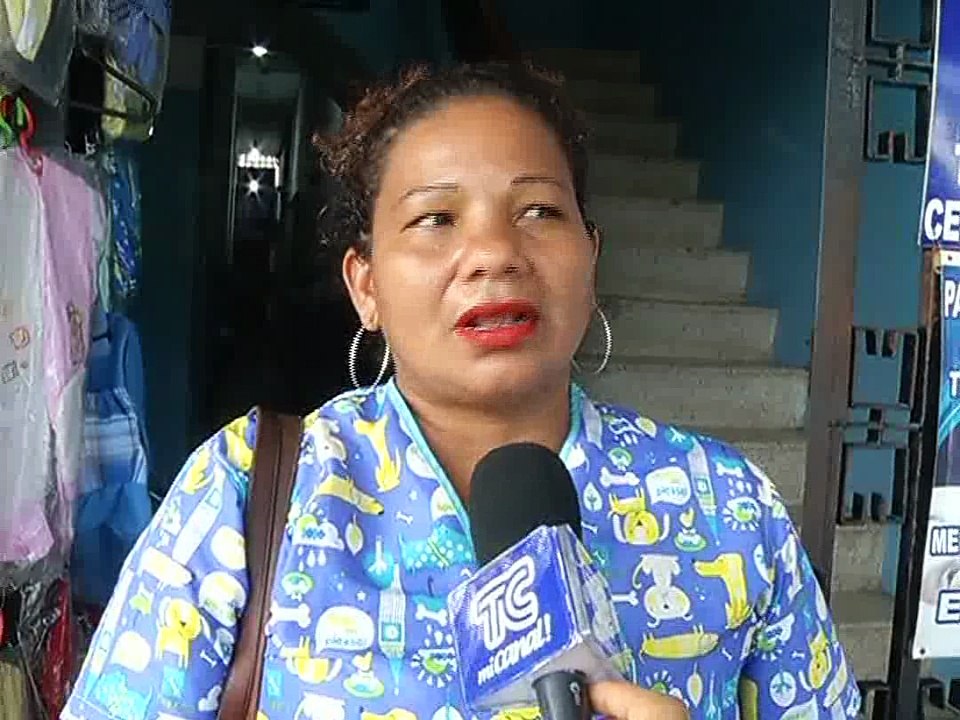 Vendedores ubicados alrededor de antigua maternidad de Guayaquil siguen preocupados por bajas ventas