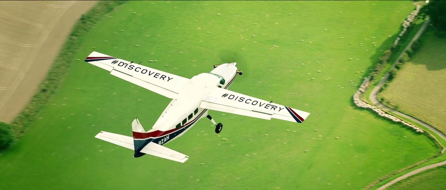 Bear Grylls Tests Land Rover New Discovery