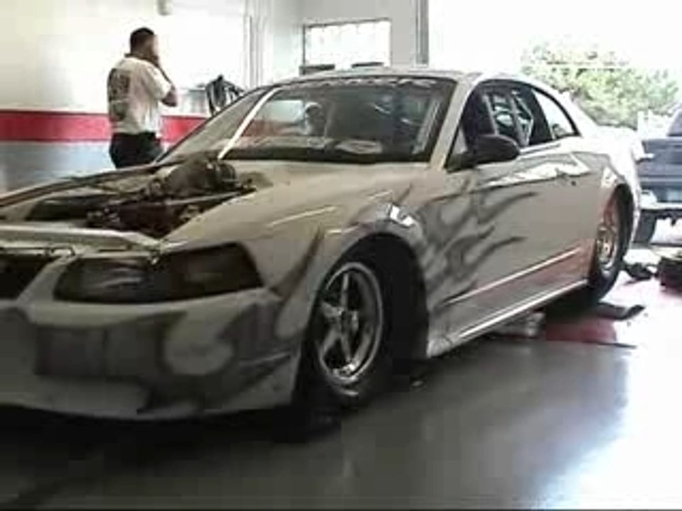 Test d'une Mustang Dragster.WoW!!!