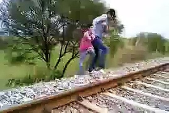 ھاھاھاھاھاھھا ﻣﺰﯾﺪ ﺍﭼﮭﯽ ﺍﭼﮭﯽ ﭘﻮﺳﭧ ﺍﻭﺭ ﻭﯾﮉﯾﻮ ﮐﮯ ﻟﺌﮯ ﻣﯿﺮﺍ ﭘﯿﺞ ﻻﺋﯿﮏ ﺍﯾﻨﮉ ﺷﯿﺌﺮ