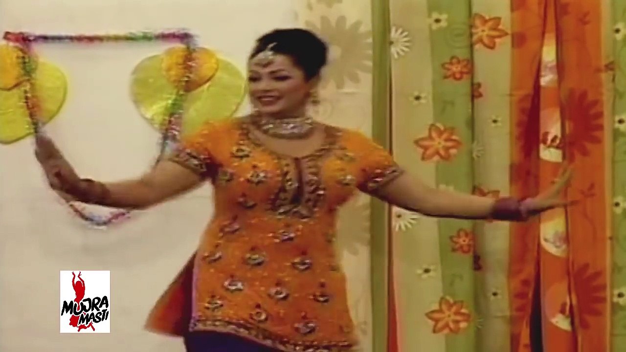 ZARA AKBAR MUJRA - TERE NAAL NACHHAN - PAKISTANI MUJRA DANCE