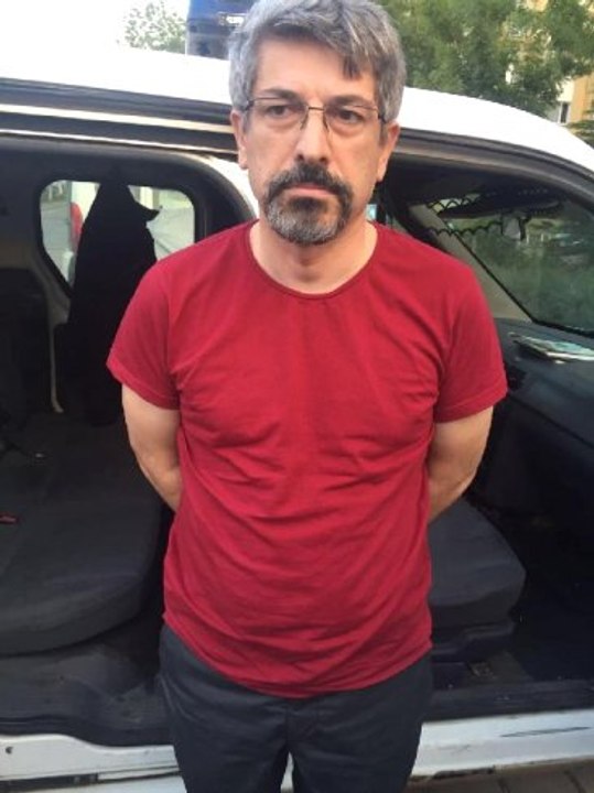 15 Temmuz'da "Hakimiyet Bende" Diyen Amiral Tanınmamak İçin Sakal Bırakmış