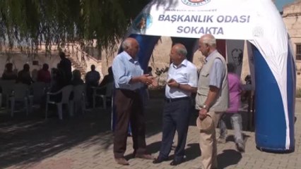 Başkanlık Odasını Sokağa Taşıdı
