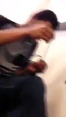 Voilà pourquoi il ne faut jamais mettre de métal dans une prise électrique