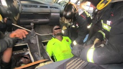 Göçmenler Aracın İçine Gizlenmiş Halde Bulundu