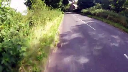 Quand le bus Sky manque de renverser un cycliste