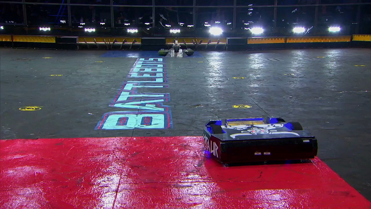 Minotaur vs. Bombshell - BattleBots